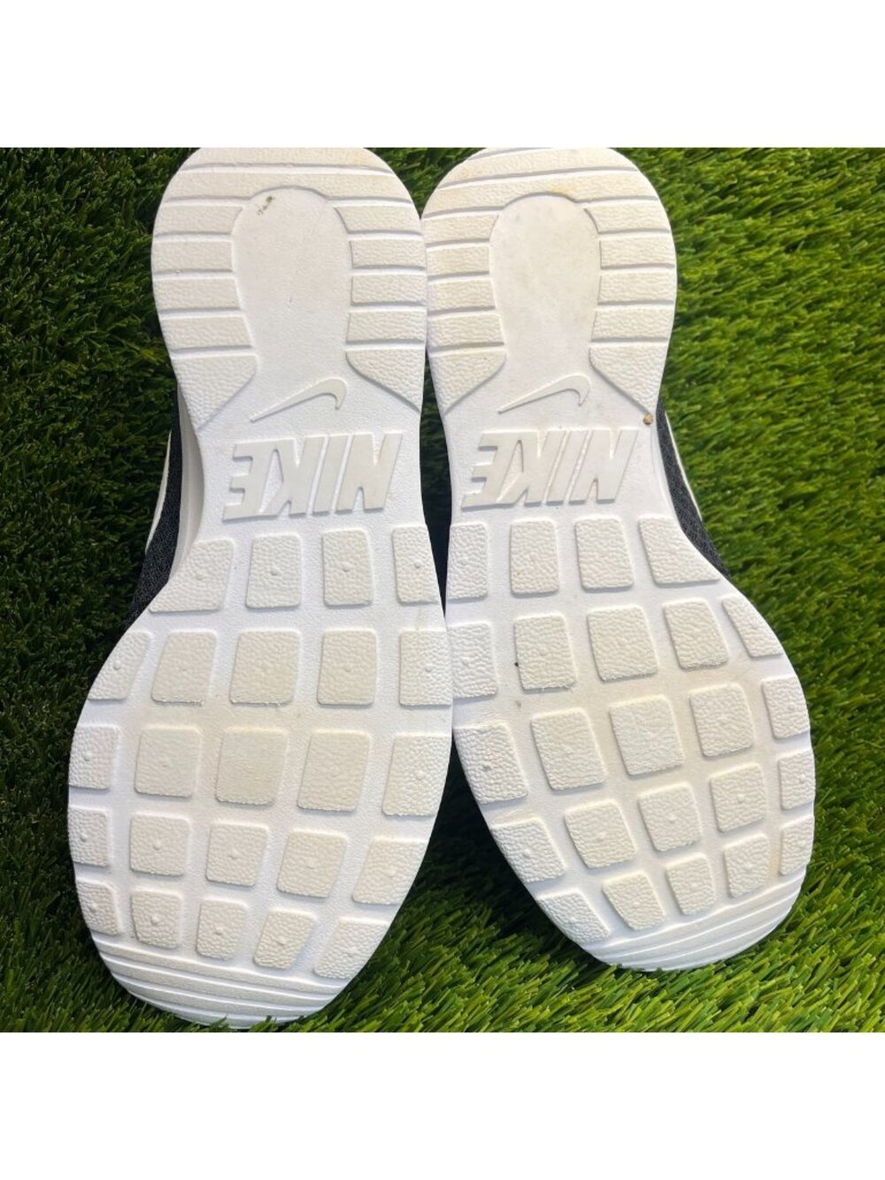 Nike Tanjun Womens Size 8.5 Black White Athletic Running Walking Shoes Sneakers - Picture 7 of 10
